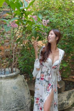 熟女人妻美腿丝袜自慰