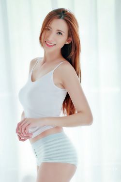 直接摸男朋友下面就变硬了